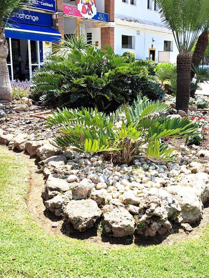 Beautiful 2 Bed With Pool And Golf Views Appartement